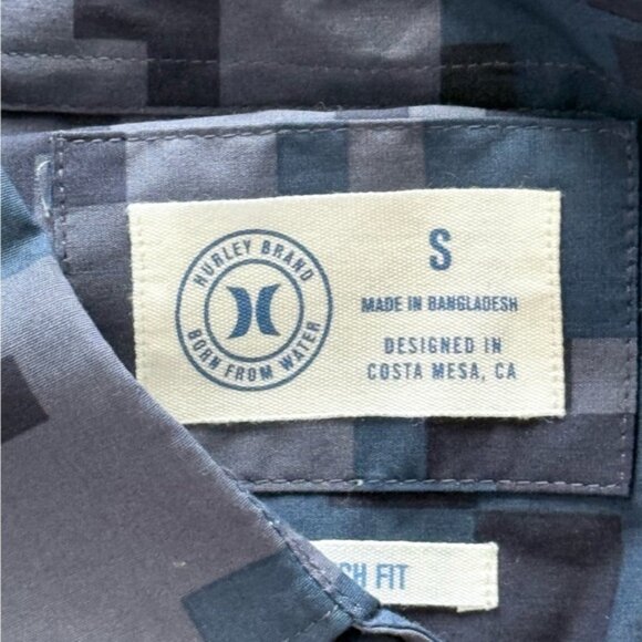 Hurley Navy and Gray Camouflage Button Down Shirt - Picture 2 of 3